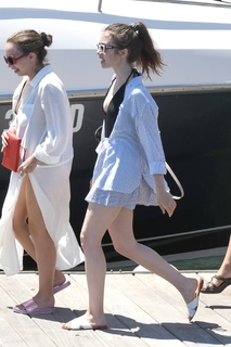 Lily Collins feet photo thumbnail