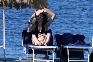 Lily Collins feet photo thumbnail
