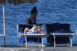Lily Collins feet photo thumbnail