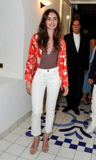 Lily Collins feet photo thumbnail