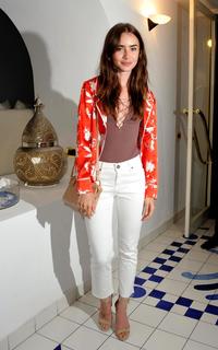 Lily Collins feet photo thumbnail