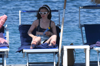 Lily Collins feet photo thumbnail