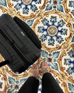 Lily Collins feet photo thumbnail