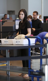 Lily Collins feet photo thumbnail