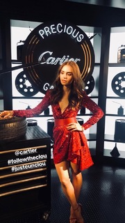 Lily Collins feet photo thumbnail