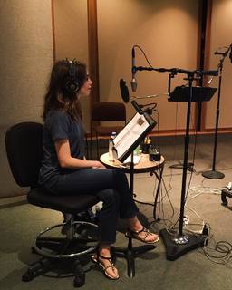 Lily Collins feet photo thumbnail