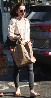 Lily Collins feet photo thumbnail