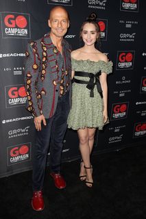 Lily Collins feet photo thumbnail