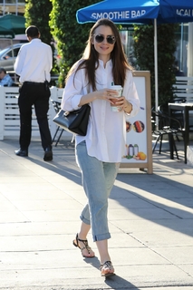 Lily Collins feet photo thumbnail