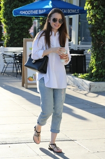 Lily Collins feet photo thumbnail
