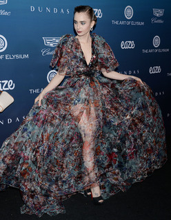 Lily Collins feet photo thumbnail