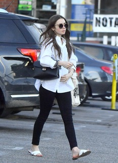 Lily Collins feet photo thumbnail