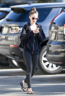 Lily Collins feet photo thumbnail