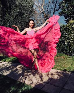 Lily Collins feet photo thumbnail