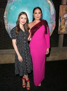 Lily Collins feet photo thumbnail
