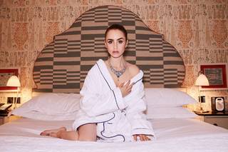 Lily Collins feet photo thumbnail