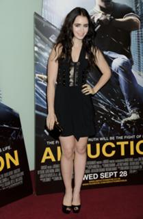 Lily Collins feet photo thumbnail