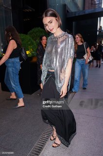 Lily Collins feet photo thumbnail