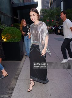 Lily Collins feet photo thumbnail