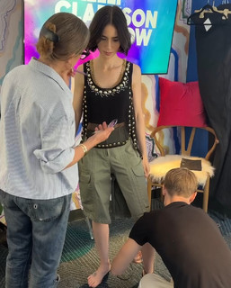 Lily Collins feet photo thumbnail