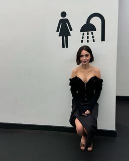 Lily Collins feet photo thumbnail