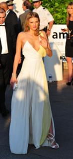 Lily Donaldson feet photo 11