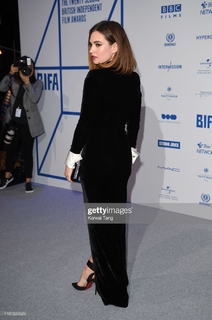 Lily James feet photo thumbnail
