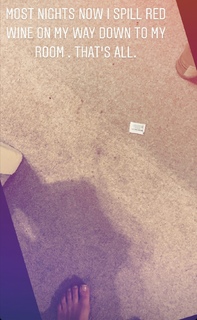Lily James feet photo thumbnail