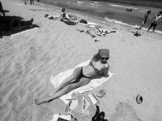 Lily James feet photo thumbnail