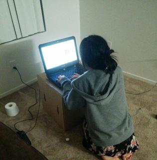 Lily Ki feet photo thumbnail