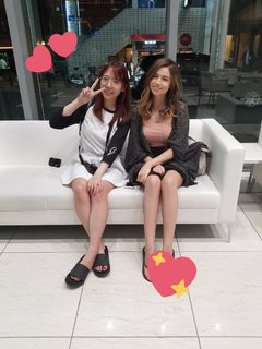 Lily Ki feet photo thumbnail