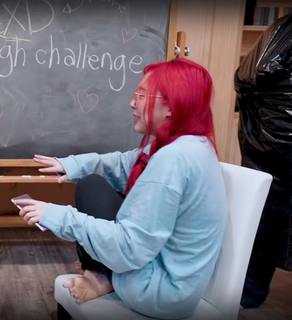 Lily Ki feet photo thumbnail