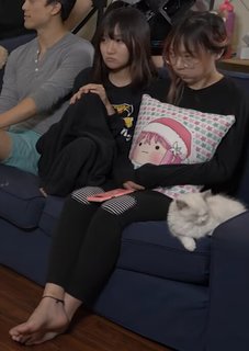 Lily Ki feet photo thumbnail
