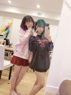 Lily Ki feet photo thumbnail