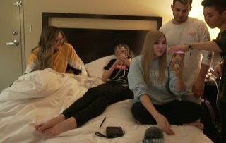 Lily Ki feet photo thumbnail