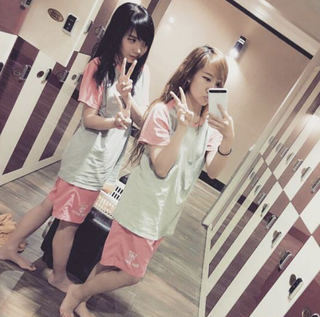 Lily Ki feet photo thumbnail