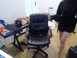 Lily Ki feet photo thumbnail