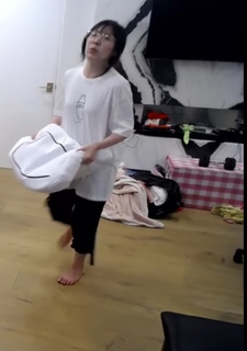 Lily Ki feet photo thumbnail