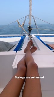 Lily Maymac feet photo thumbnail