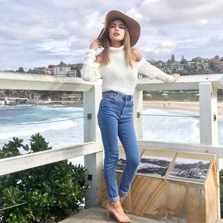 Lily Maymac feet photo thumbnail