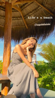 Lily Maymac feet photo thumbnail