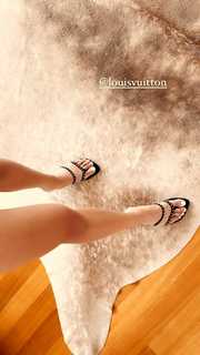 Lily Maymac feet photo thumbnail