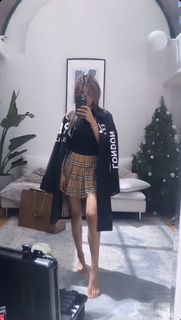 Lily Maymac feet photo thumbnail