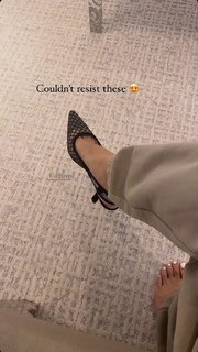 Lily Maymac feet photo thumbnail