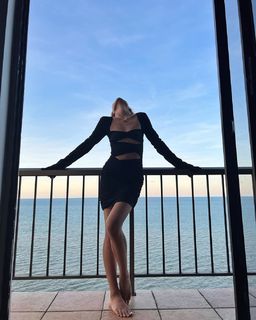 Lily Maymac feet photo thumbnail