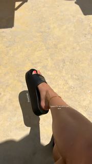 Lily Maymac feet photo thumbnail