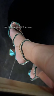 Lily Maymac feet photo thumbnail