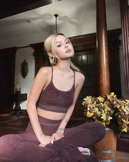 Lily Maymac feet photo thumbnail