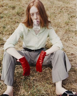 Lily Newmark feet photo thumbnail