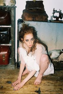 Lily Newmark feet photo thumbnail